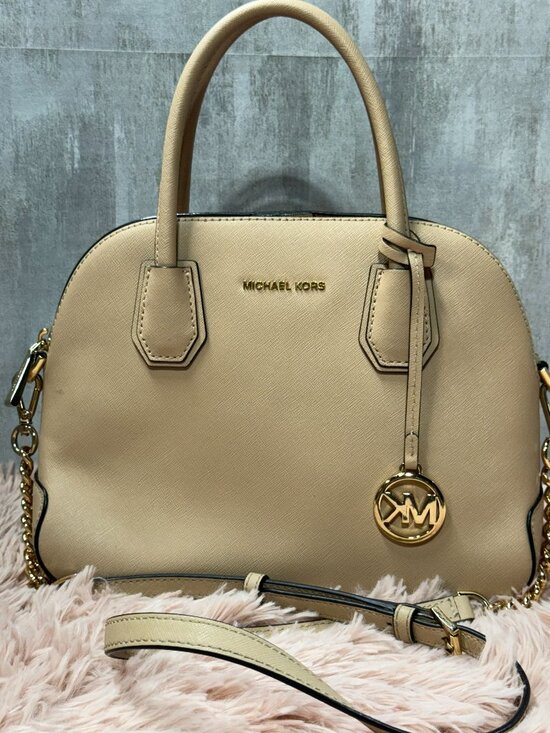 Michael Kors Handbags - Great Preloved Condition Michael Kors Cindy Large Dome Satchel - Beige